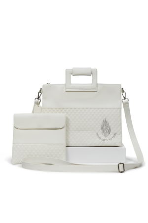 תיק טלית ותפילין יוקרתי דמוי עור לבן עם הטבעה מובלטת – “האש שלי”