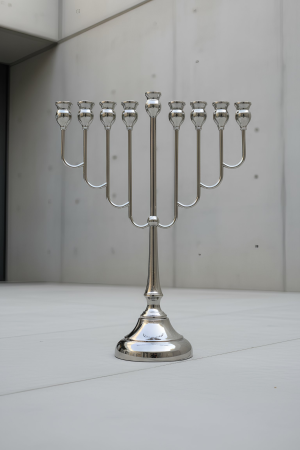 חנוכיית מתכת כסף יוקרתית | 64 ס"מ - ענקית